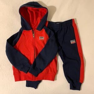 Levis’s Sweatshirt and Sweatpants